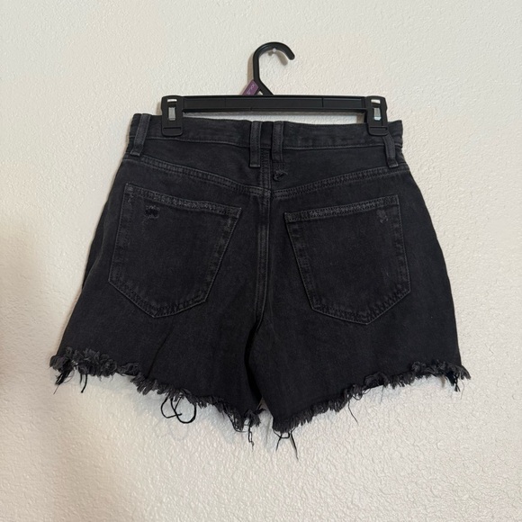 Free People We the Free mid rise black distressed denim jean shorts size 26 - Picture 6 of 6